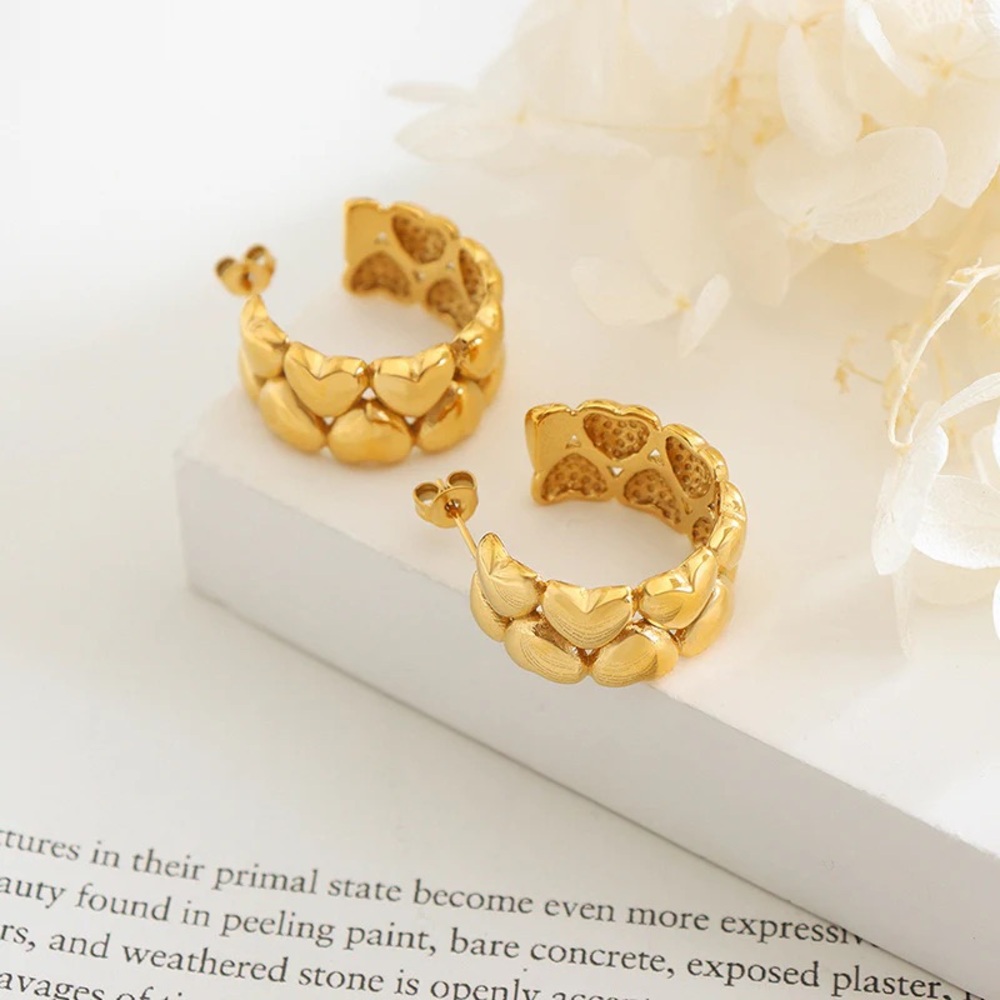 18K Gold Plated Love Heart Hoop Earrings*Everyday Hoops*ML - Picture 2 of 6